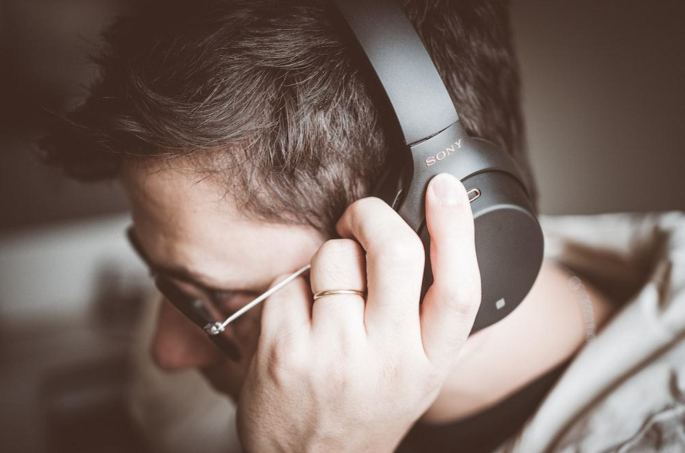 Причины шума в ушах и как от него избавиться