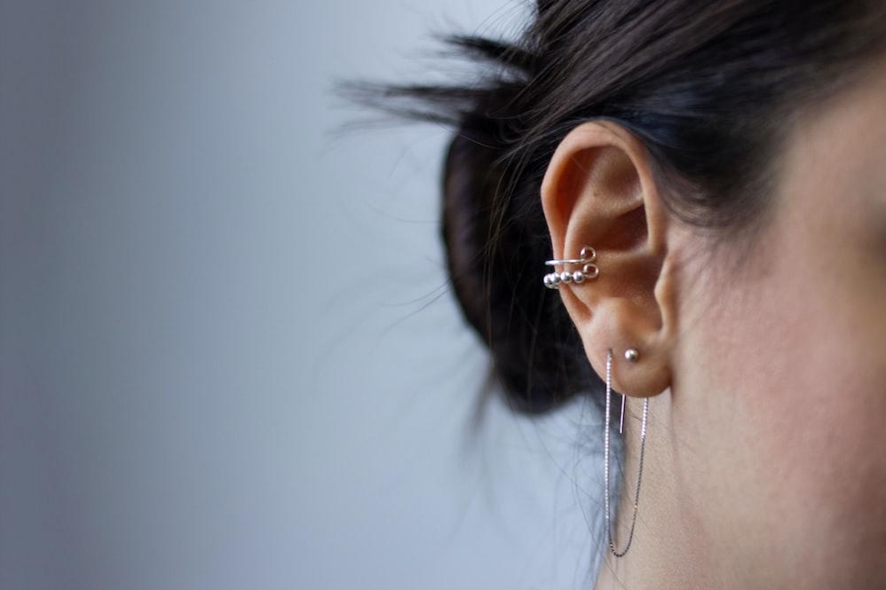Причины шума в ушах и как от него избавиться